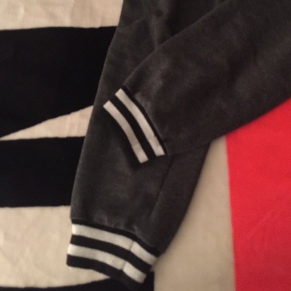 Joggers - Picture 3 of 4