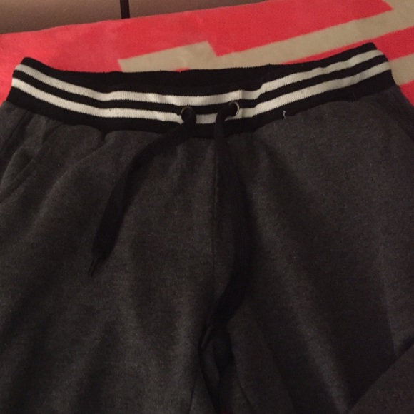 Joggers - Picture 4 of 4