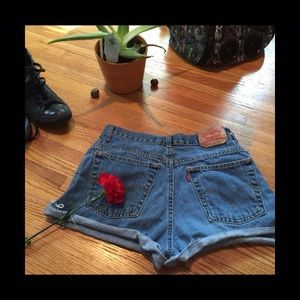 || SOLD||Vintage cuffed Levi shorts