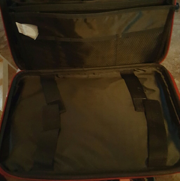 Red laptop case - Picture 4 of 4