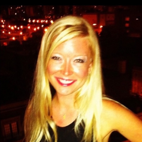 Meet your Posher, Heather - Picture 1 of 1