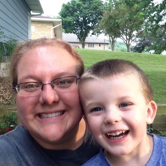 Meet your Posher, Danielle - Picture 1 of 2