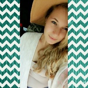 Meet your Posher, Kirstie