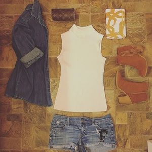 🎊3 for $25 Sale🎊 White Ribbed Turtleneck Tank