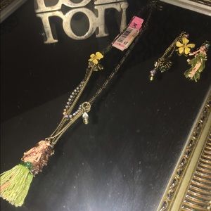 Betsey Johnson necklace & matching earrings