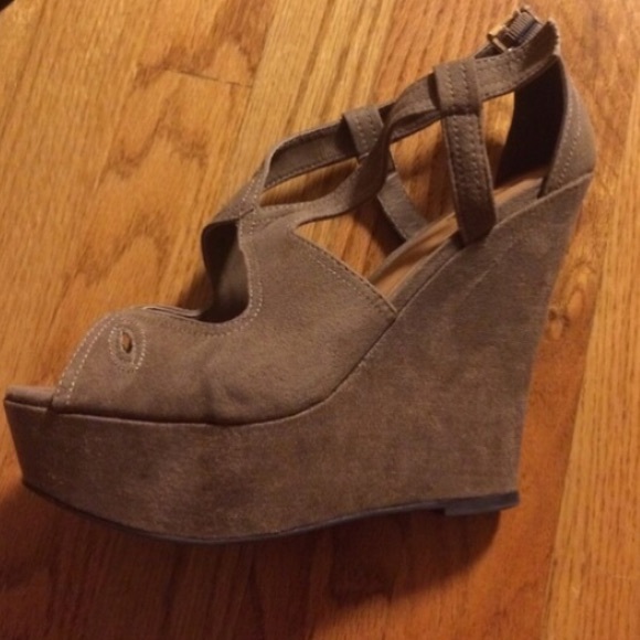 Open toed wedges! - Picture 3 of 4