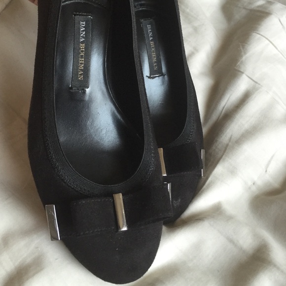 Black Dana Buchman Heels - Picture 3 of 3