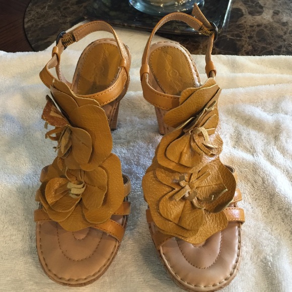 Born size 6 sandals yellow