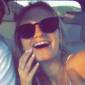 Meet your Posher, Madeline