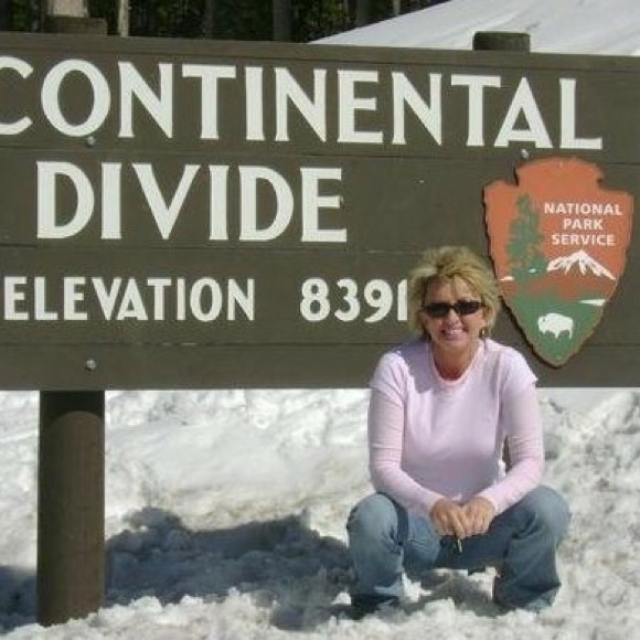 Meet your Posher, Debbie - Picture 2 of 4