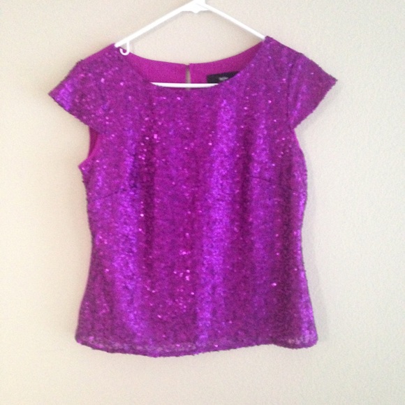 Sequin capped sleeve top
