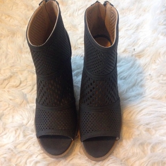 🆕•HOST PICK• Dark Gray Open Toe Ankle Booties - Picture 2 of 4