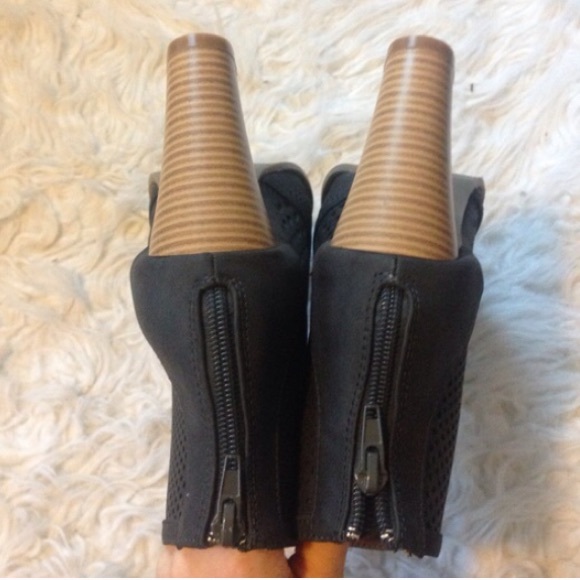 🆕•HOST PICK• Dark Gray Open Toe Ankle Booties - Picture 3 of 4