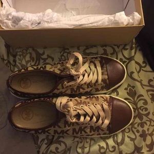 Micheal Kors City Sneakers