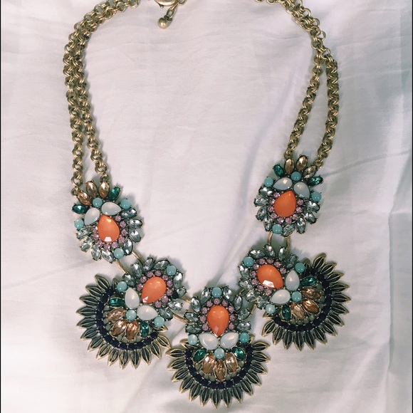 NEW Francesca's Jeweled Statement Necklace - Picture 1 of 2