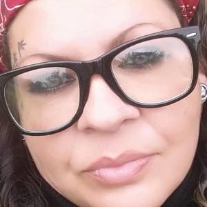 Meet your Posher, Lorie