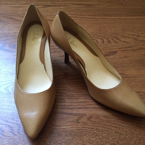 **ON SALE**  Cole Haan 85 mm almond pumps