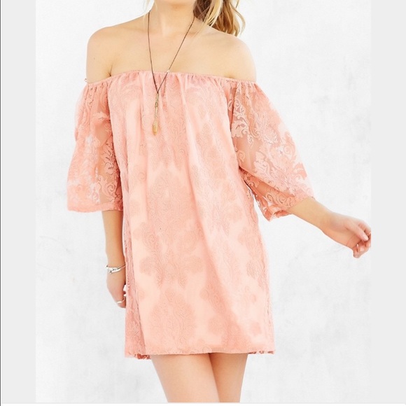 HOLD Rosy Pink Off Shoulder lace dress