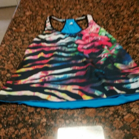 Maurice's size large tank - Picture 1 of 3