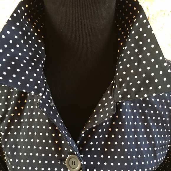 Rain resistant jacket - Picture 2 of 3
