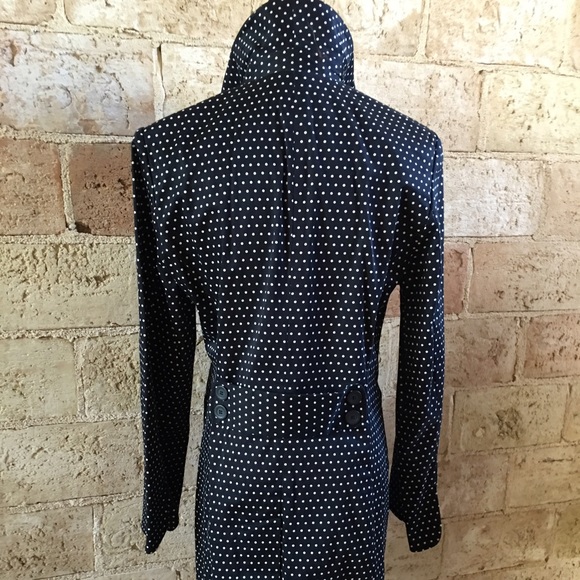 Rain resistant jacket - Picture 3 of 3
