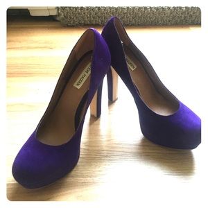 Purple suede HIGH heels.