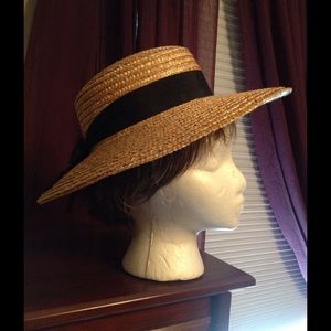 🌺 Straw Hat with black ribbon-great for Gardening