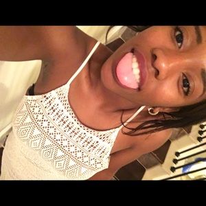 Meet your Posher, Miaya