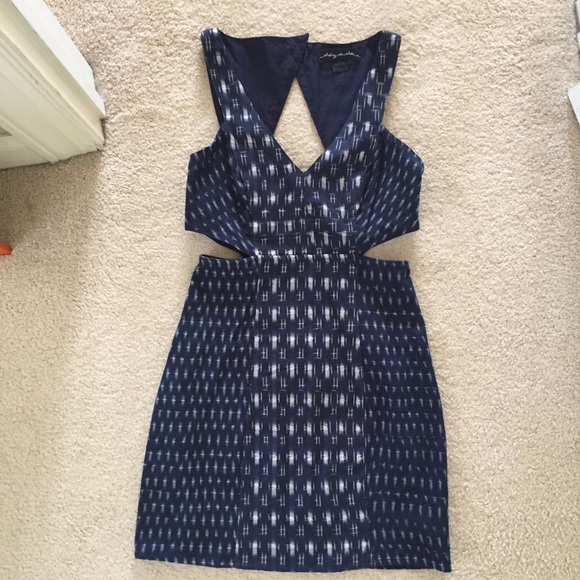 Urban Outfitters cutout ikat mini dress - Picture 3 of 4