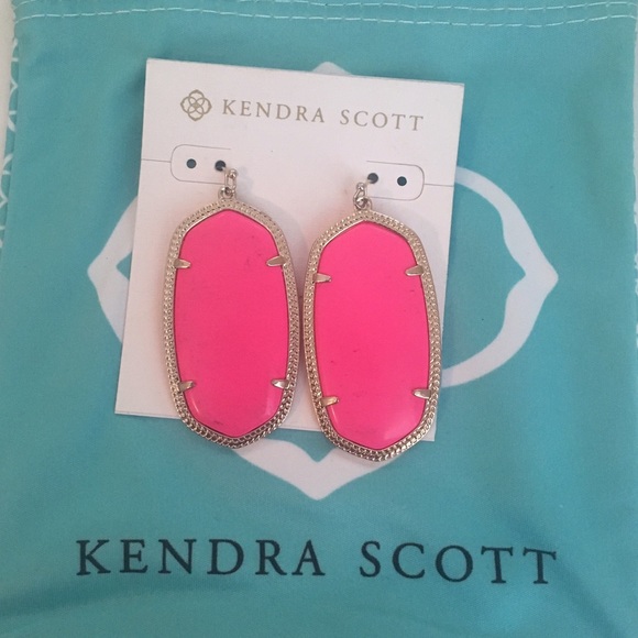 NWOT Neon pink Danielle Kendra Scott - MAKE OFFERS