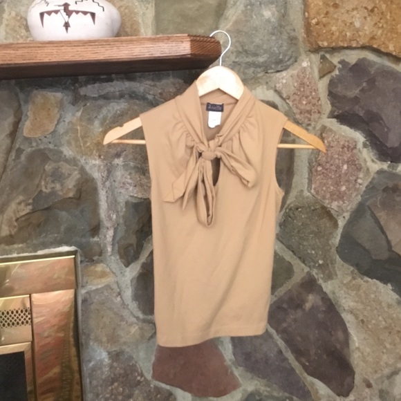 Tie collar top