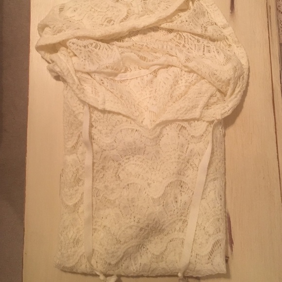 Short Sleeve Hooded Lace Top