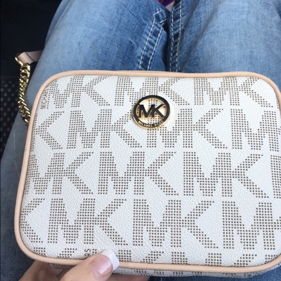MK purse. ☺️