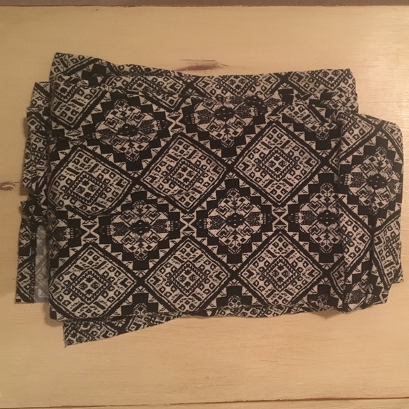 Black & White Patterned Knit Maxi Skirt