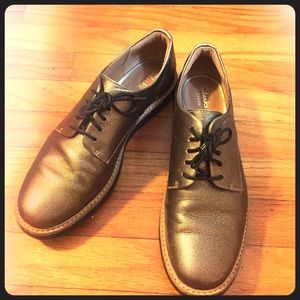 Clarks Gold Brogue Shoe with Black Laces Sz. 8