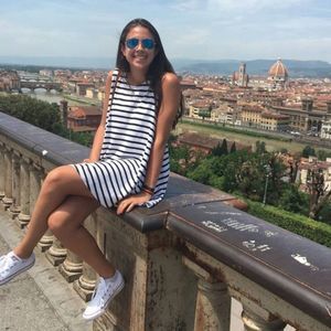 Meet your Posher, Julia