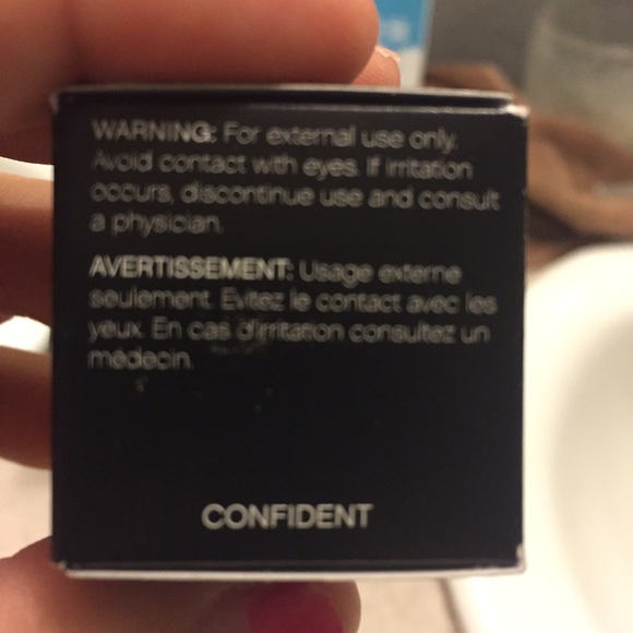 *SOLD* Younique Eye Pigment Confident - Picture 2 of 2