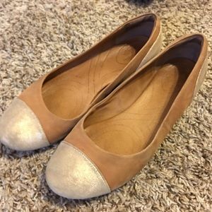 Super comfy Clark flats