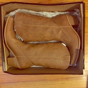 Camel Cowboy Boots Sz. 8.5