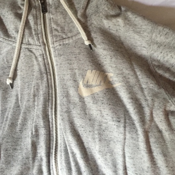 NIKE ZIP-UP HOODIE