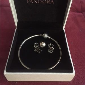 🚫Sold🚫Pandora Bangle w/ Authentic Charms