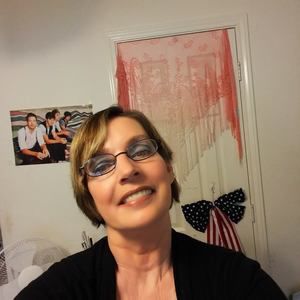 Meet your Posher, Debbie