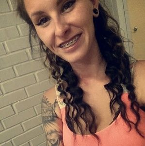 Meet your Posher, Whitney