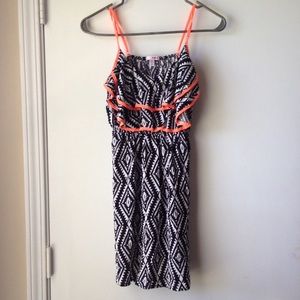 Tribal pattern dress! Size Small! Cute as a button