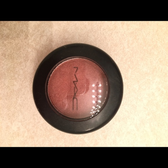 MAC eye shadow