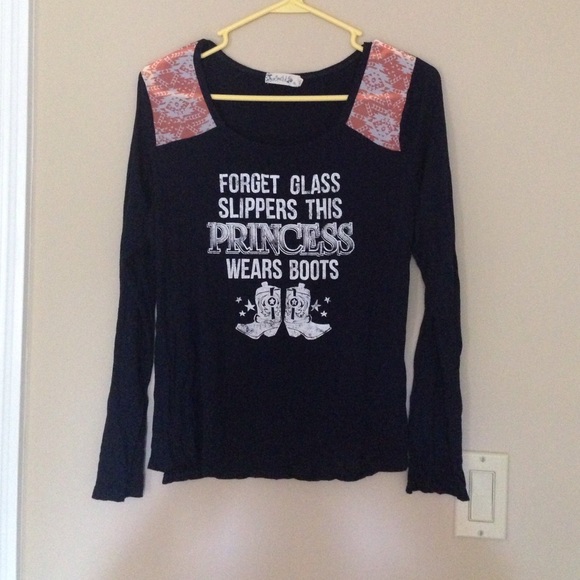 Adorable graphic tee!