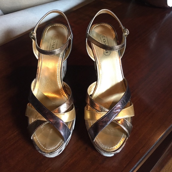 Shoes - Picture 2 of 4