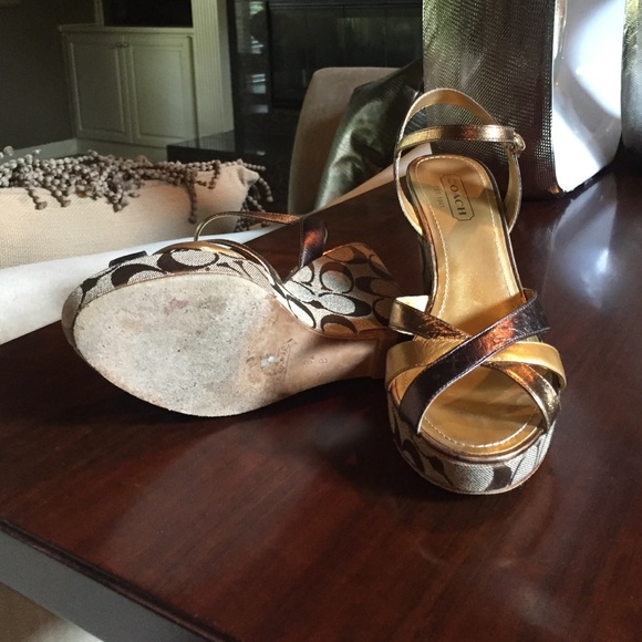 Shoes - Picture 4 of 4