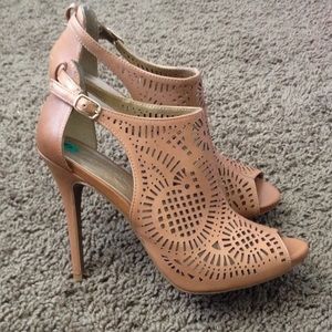 Jessica Simpson nude heels! Size 8! Worn once!!!