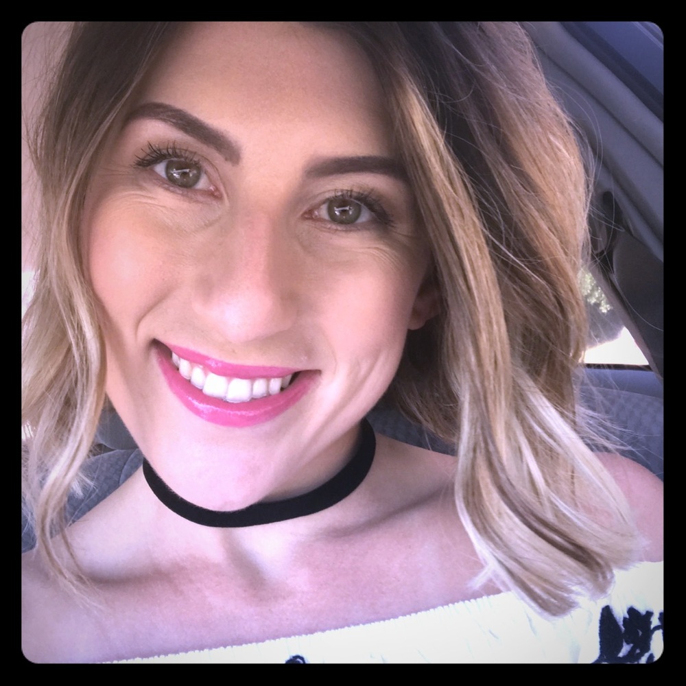 Meet your Posher, Claire